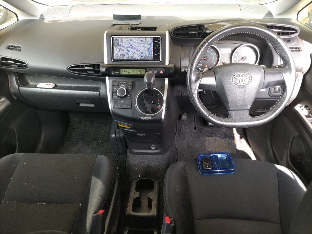 Toyota WISH 2012 7990327-2