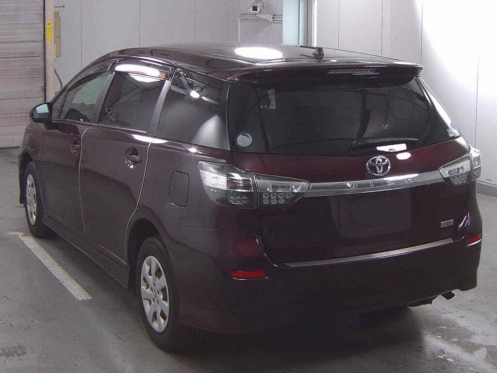 Toyota WISH 2017 7996157-1