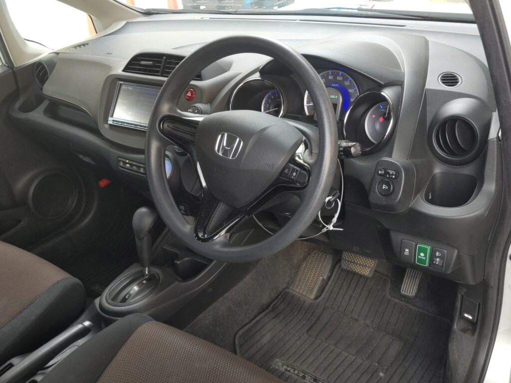 Honda FIT SHUTTLE HYBRID 2013 8017833-2