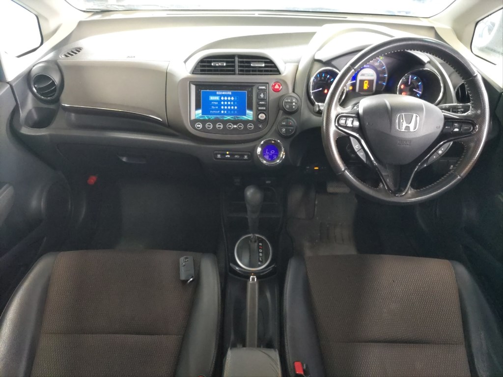 Honda FIT SHUTTLE HYBRID 2011 8028621-2