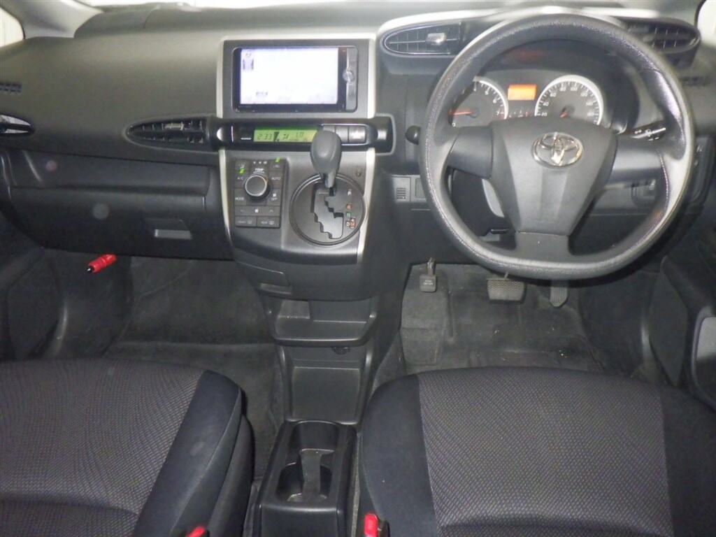 Toyota WISH 2012 8040784-2