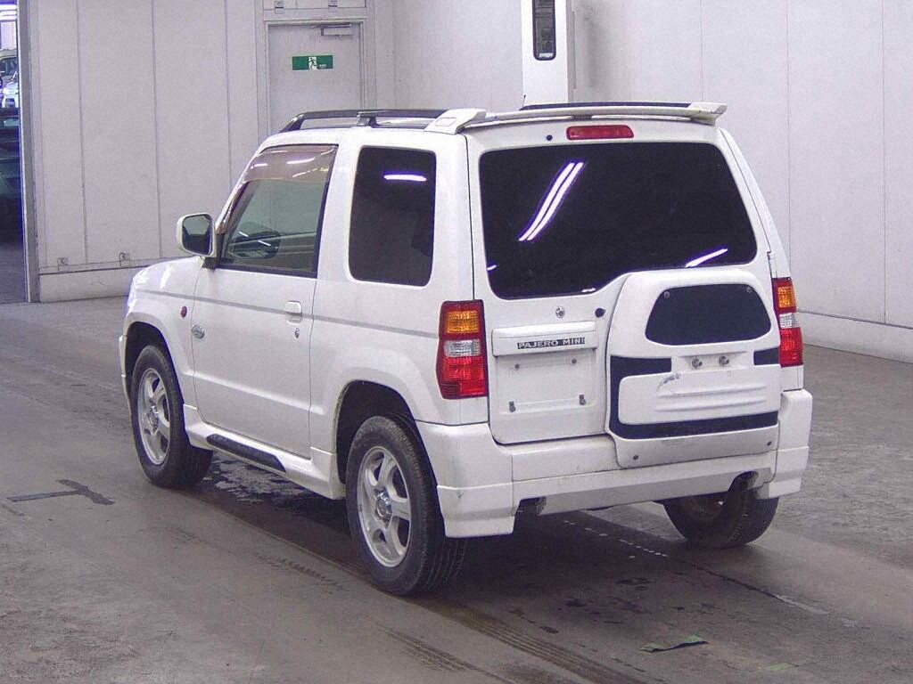 Mitsubishi PAJERO MINI 2000 8202214-1