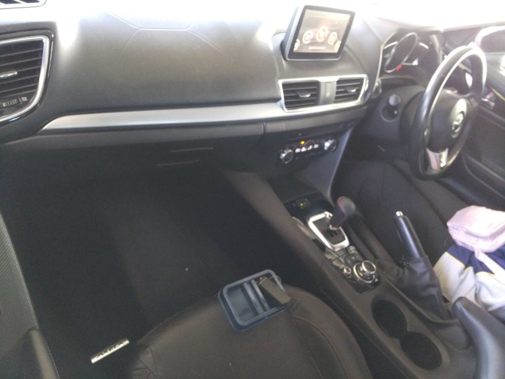 Mazda AXELA HYBRID 2013 8227434-2