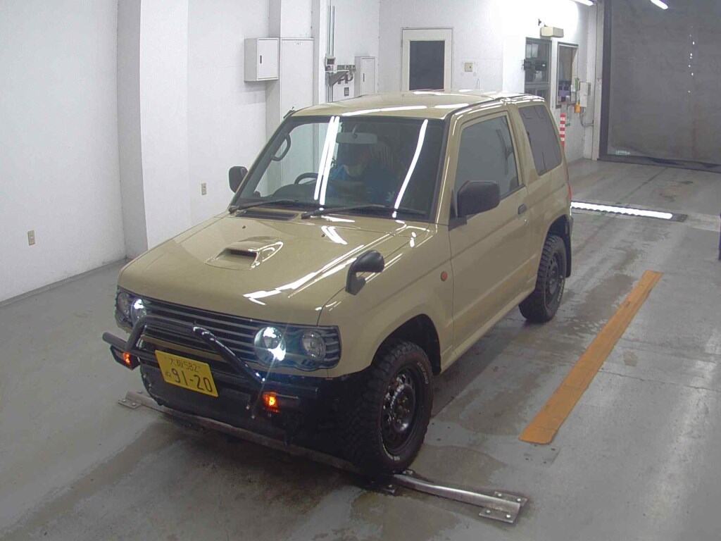 Mitsubishi PAJERO MINI 2001 8226558-3