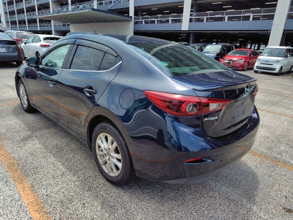 Mazda AXELA HYBRID 2013 8260211-1
