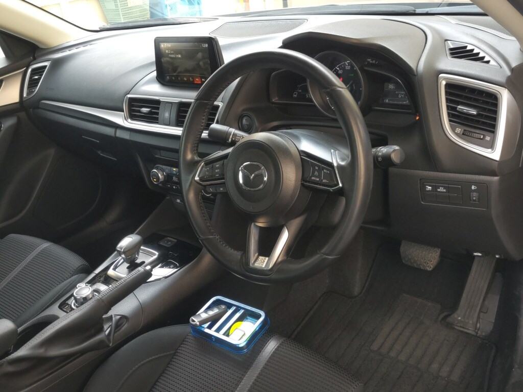 Mazda AXELA HYBRID 2017 8275067-2