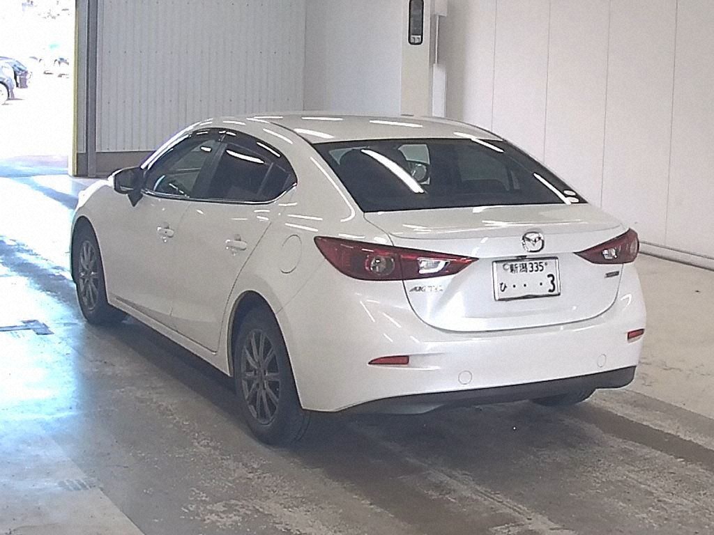 Mazda AXELA HYBRID 2014 8288513-1