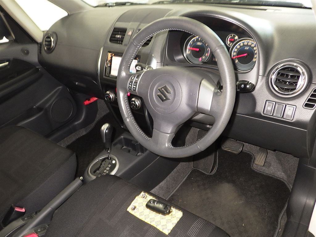 Suzuki SX4 2012 8303072-2