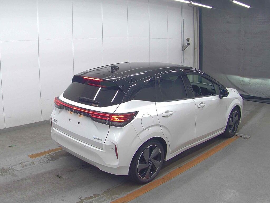 Nissan AURA 2022 8382486-4