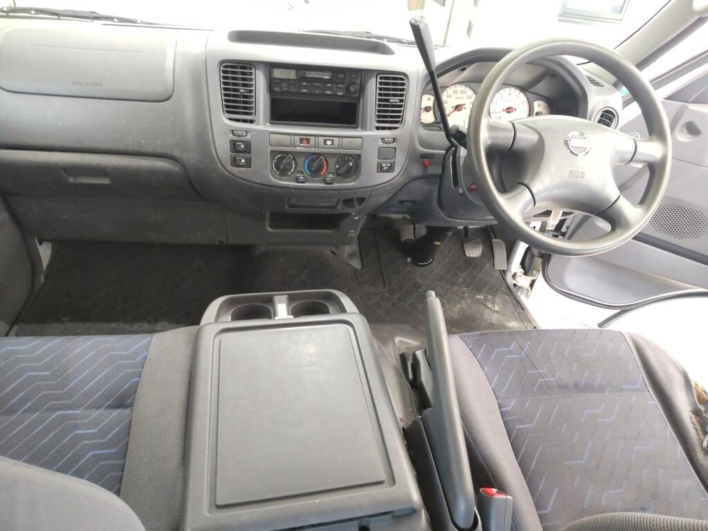 Nissan CARAVAN COACH 2002 8405547-2