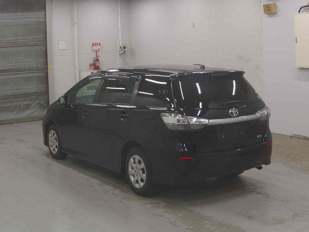 Toyota WISH 2012 8393372-1