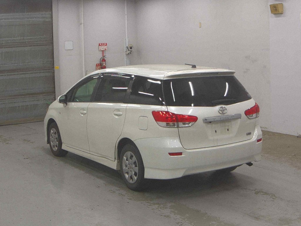 Toyota WISH 2011 8393518-1