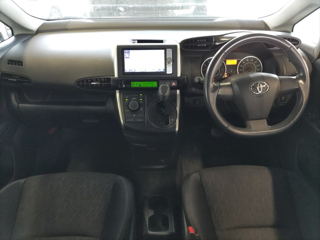 Toyota WISH 2011 8393518-2