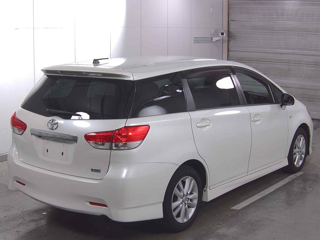 Toyota WISH 2009 8393732-4
