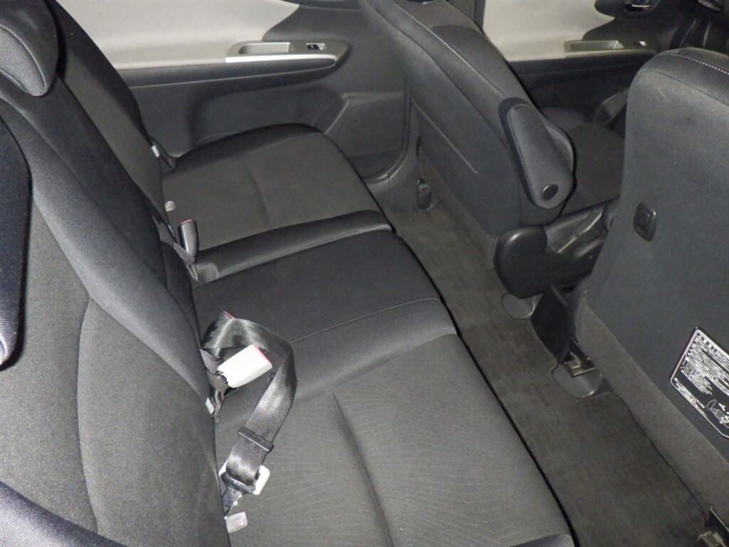 Toyota WISH 2009 8393732-5