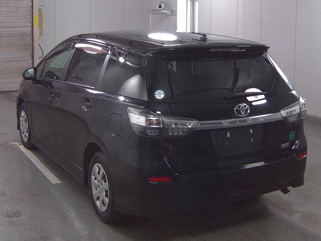 Toyota WISH 2015 8425258-1