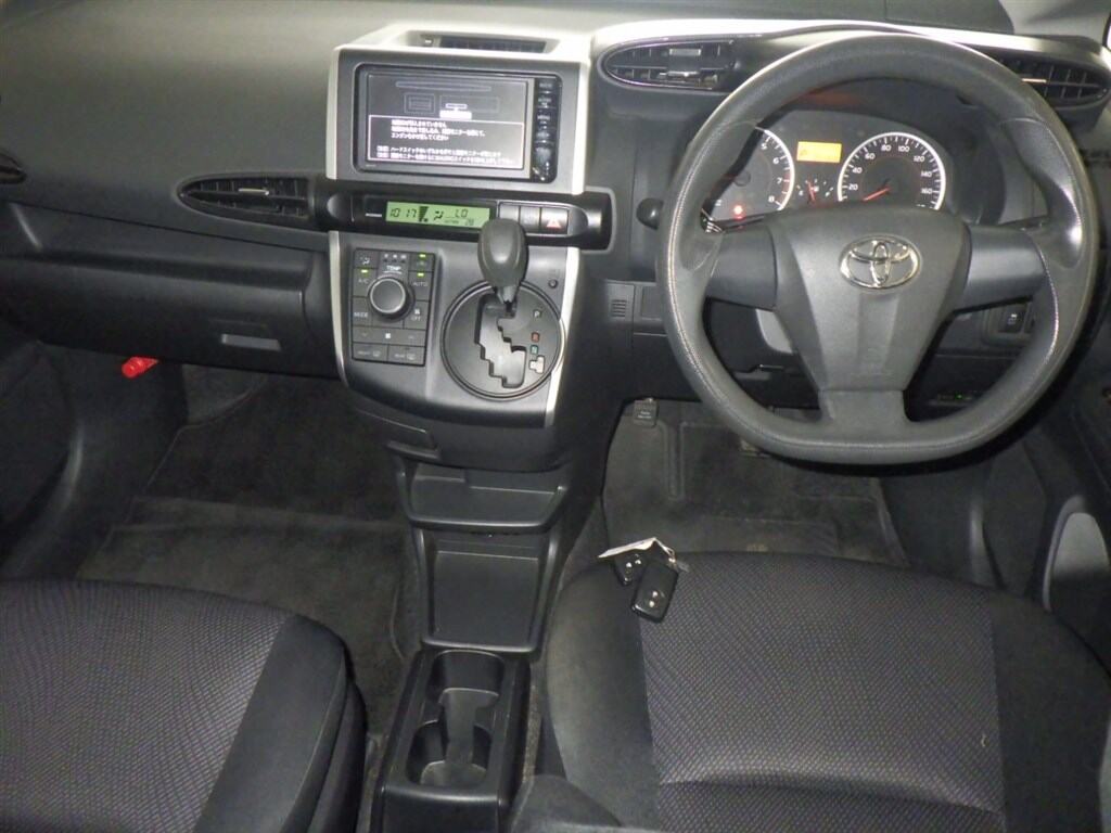 Toyota WISH 2015 8425258-2