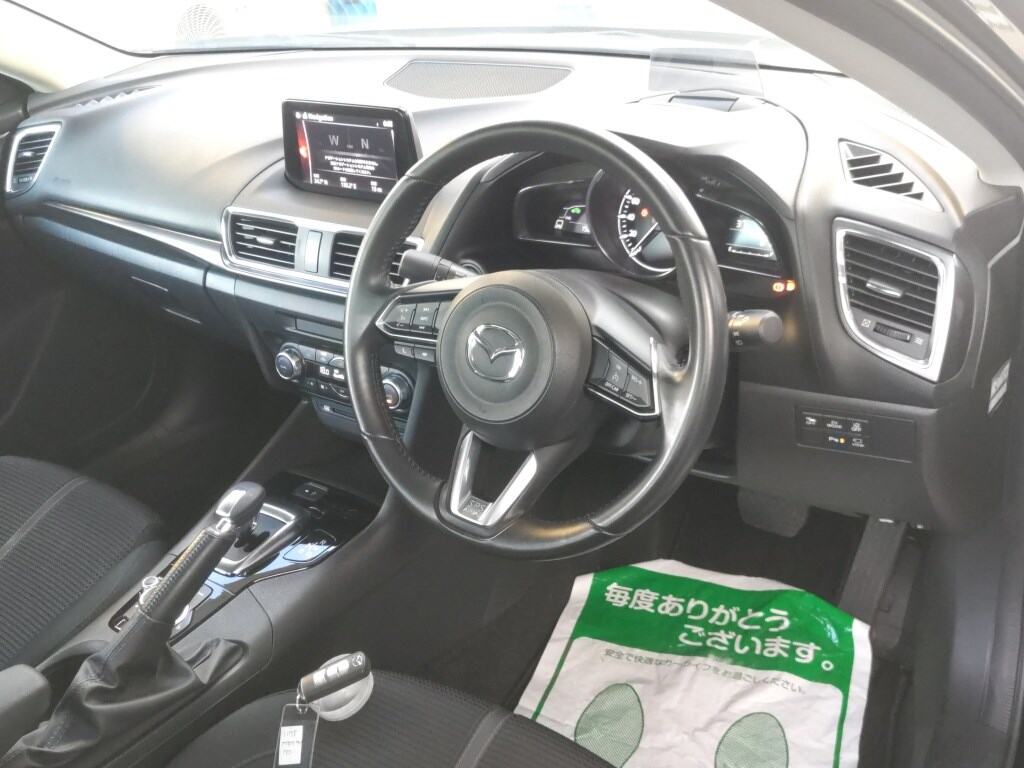 Mazda AXELA HYBRID 2017 8480896-2