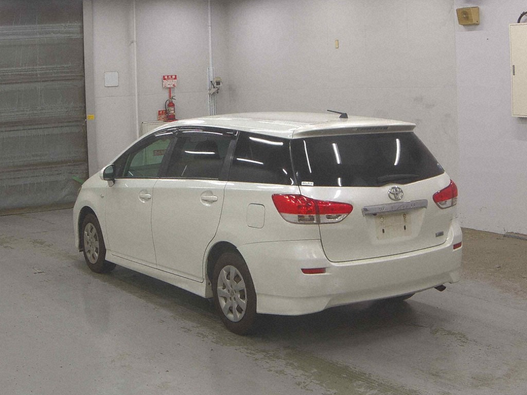 Toyota WISH 2012 8497335-1