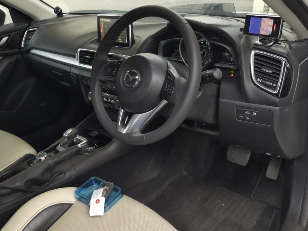 Mazda AXELA HYBRID 2014 8529812-2