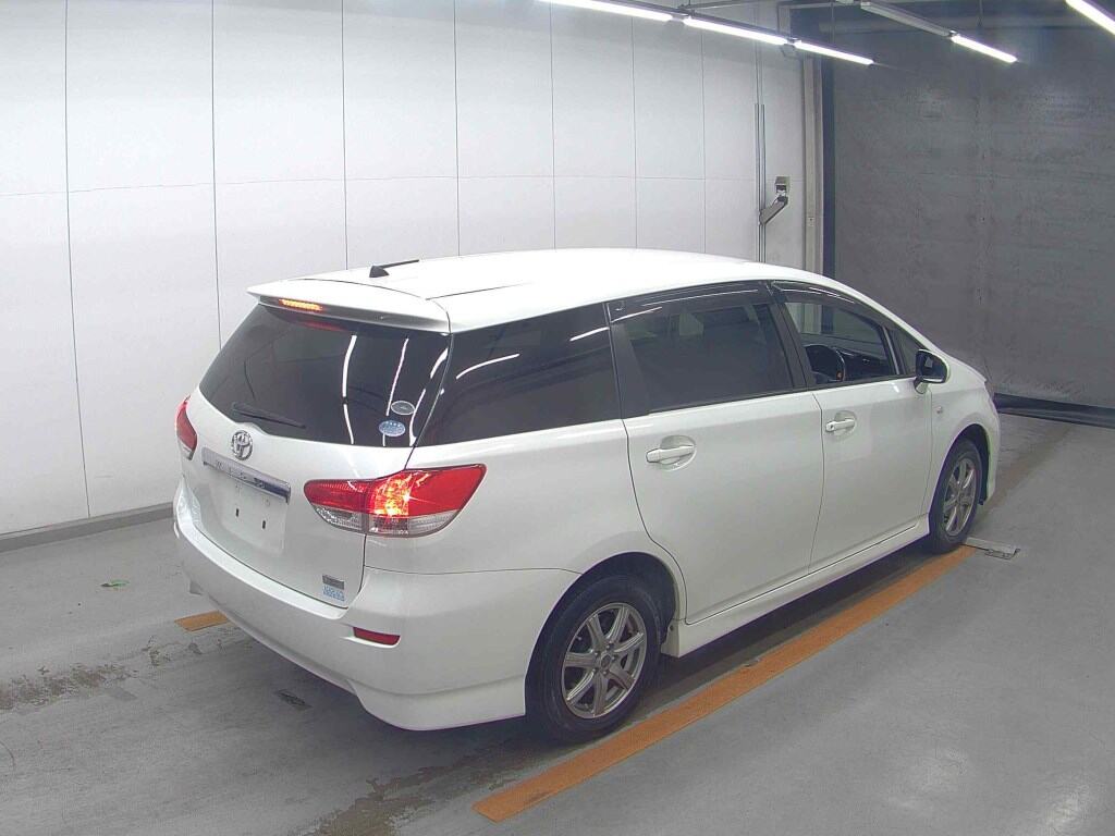 Toyota WISH 2011 8599589-4