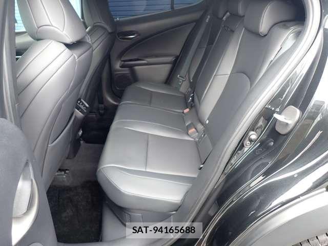 Lexus UX 2024-06 3415333-9