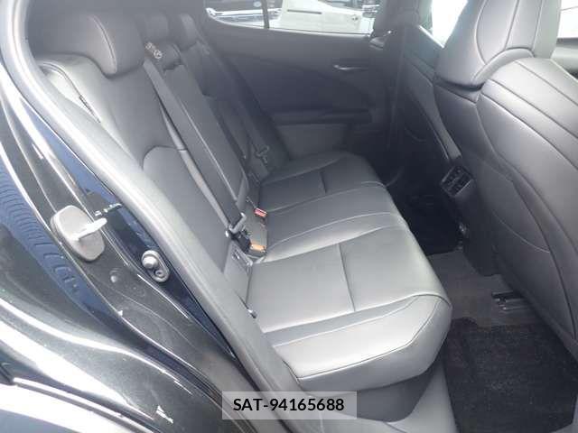 Lexus UX 2024-06 3415333-10