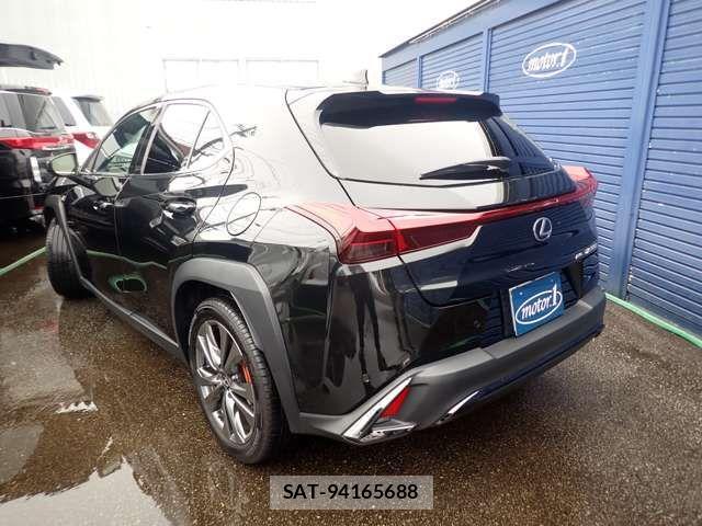 Lexus UX 2024-06 3415333-4