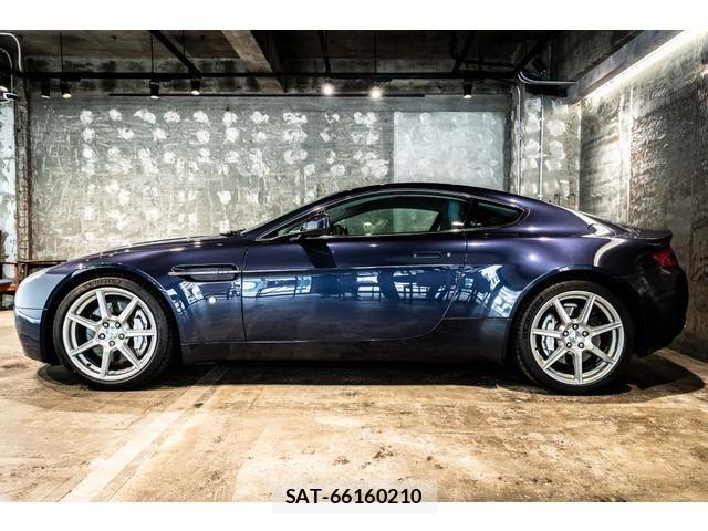 Aston Martin V8 2008-03 6673980-6