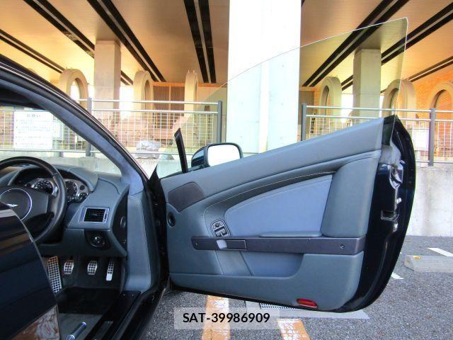 Aston Martin V8 2006-07 6914704-12