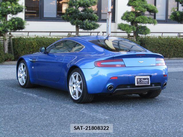 Aston Martin V8 2007-01 6914690-1