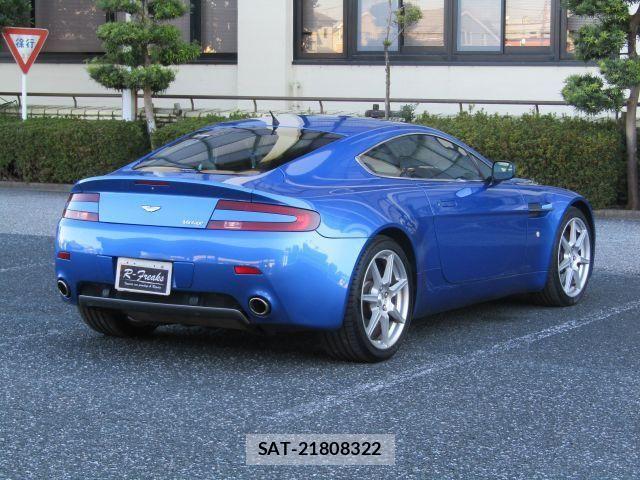 Aston Martin V8 2007-01 6914690-3