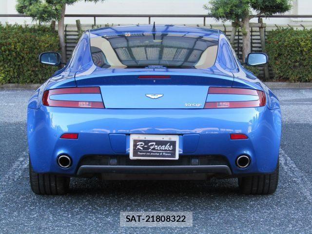 Aston Martin V8 2007-01 6914690-5