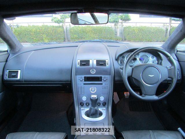 Aston Martin V8 2007-01 6914690-8