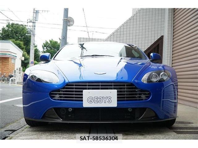Aston Martin V8 2011-04 7964200-11