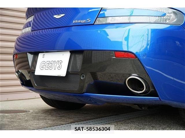 Aston Martin V8 2011-04 7964200-18