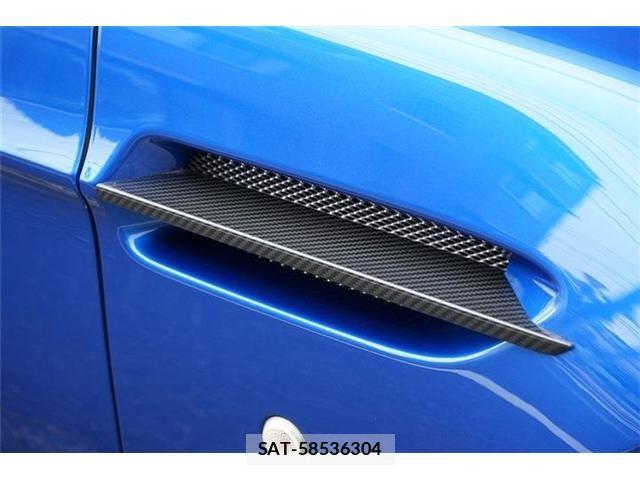 Aston Martin V8 2011-04 7964200-4