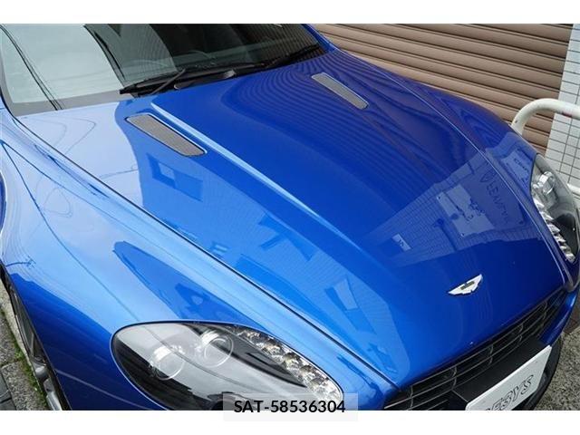 Aston Martin V8 2011-04 7964200-8