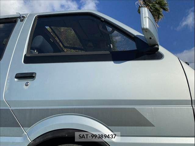 Nissan LARGO 1987-11 8884517-12