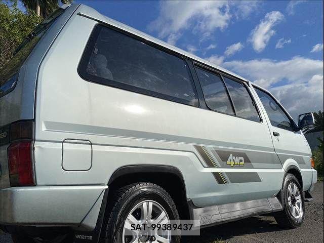 Nissan LARGO 1987-11 8884517-13