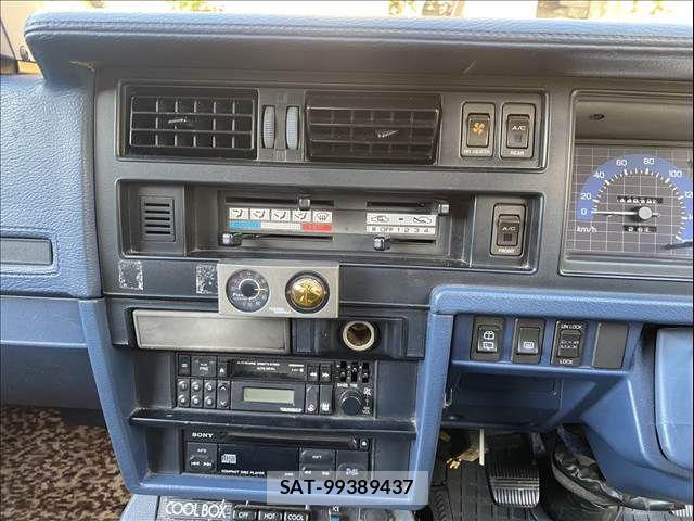 Nissan LARGO 1987-11 8884517-24