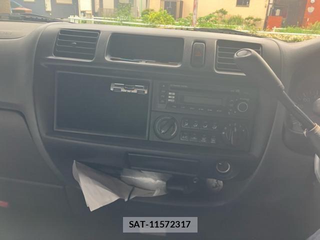 Nissan VANETTE VAN 2005-06 8884518-9