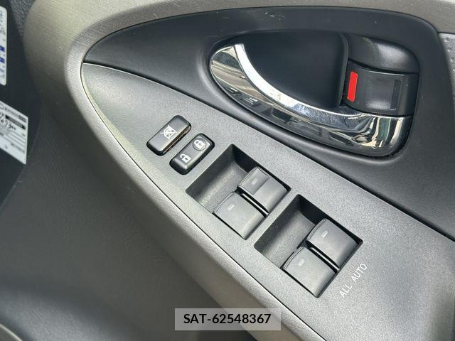 Toyota VANGUARD 2012-01 8132773-11