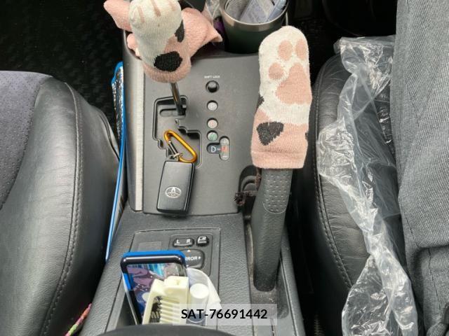 Toyota VANGUARD 2010-10 8210767-22