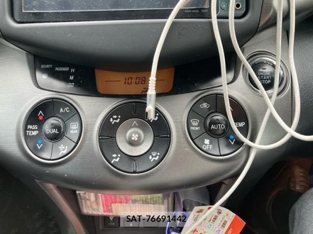 Toyota VANGUARD 2010-10 8210767-23