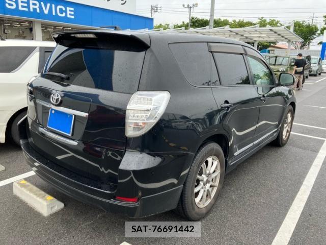 Toyota VANGUARD 2010-10 8210767-3