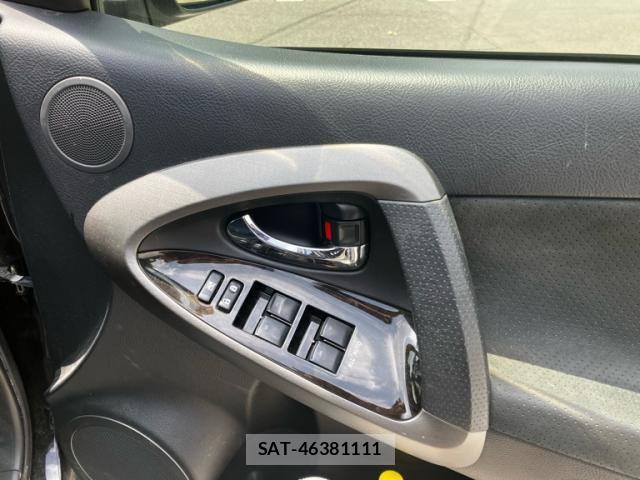 Toyota VANGUARD 2012-11 8210768-15