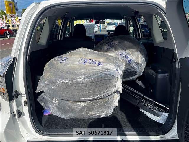 Toyota VANGUARD 2011-09 8369515-11