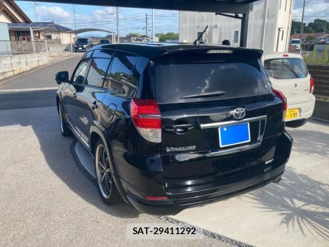 Toyota VANGUARD 2010-04 8415581-3
