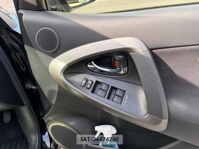 Toyota VANGUARD 2012-08 8369514-10